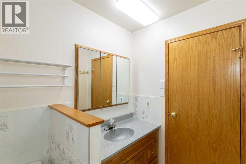4108 49a Avenue Property Photo 18