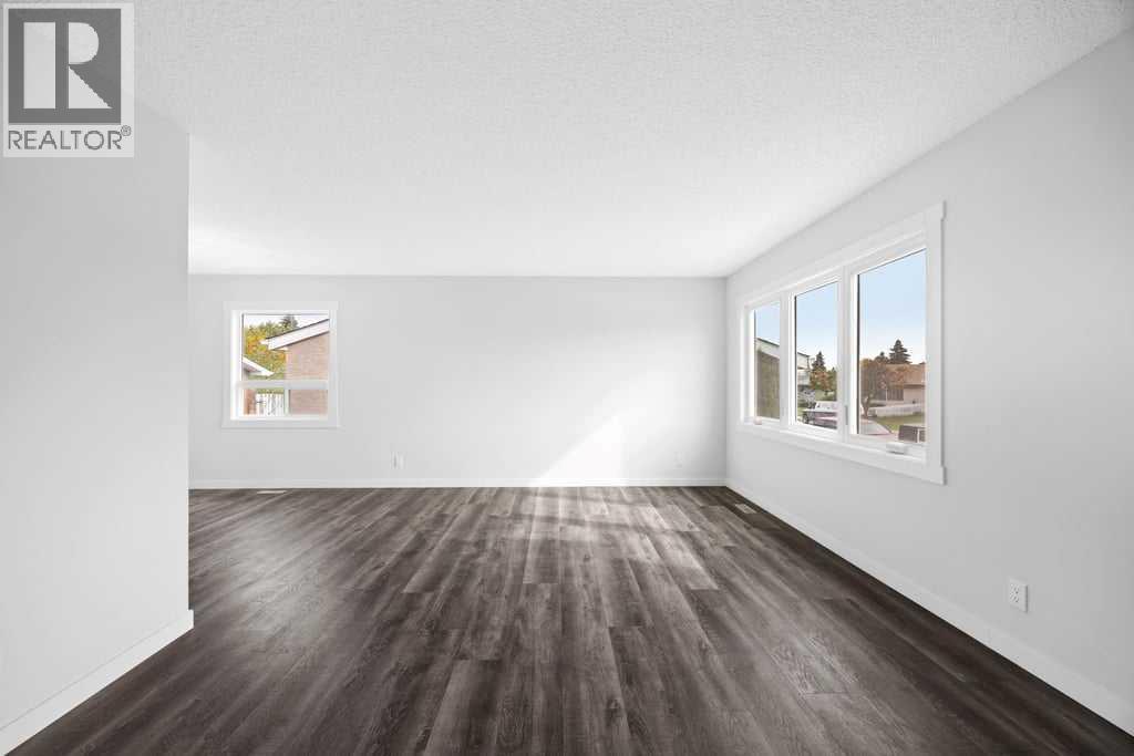 4628 Marcombe Road Ne Property Photo 5