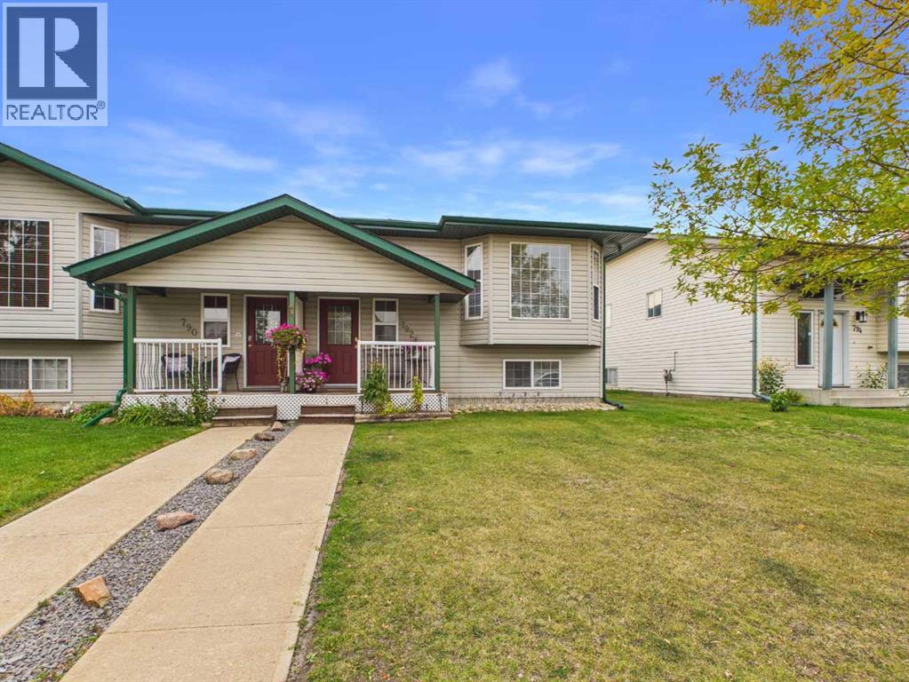 792 Lancaster Drive Property Photo 1