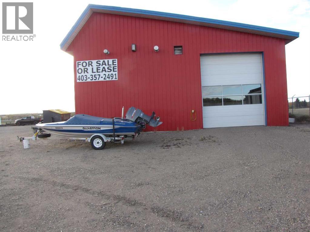 3208 52 Avenue Property Photo 4