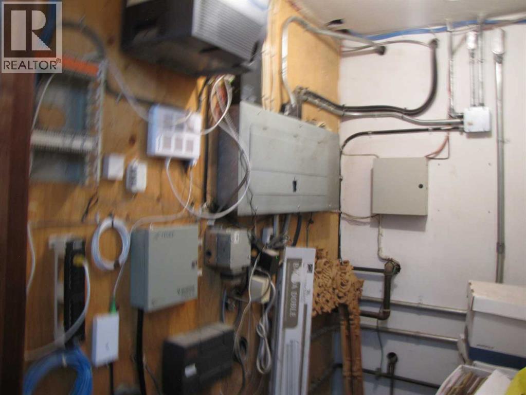3208 52 Avenue Property Photo 17