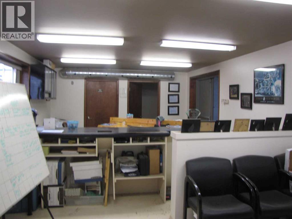 3208 52 Avenue Property Photo 20