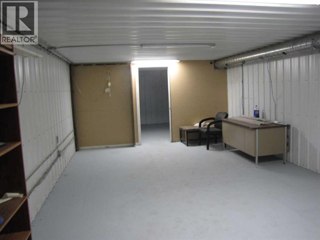 3208 52 Avenue Property Photo 22