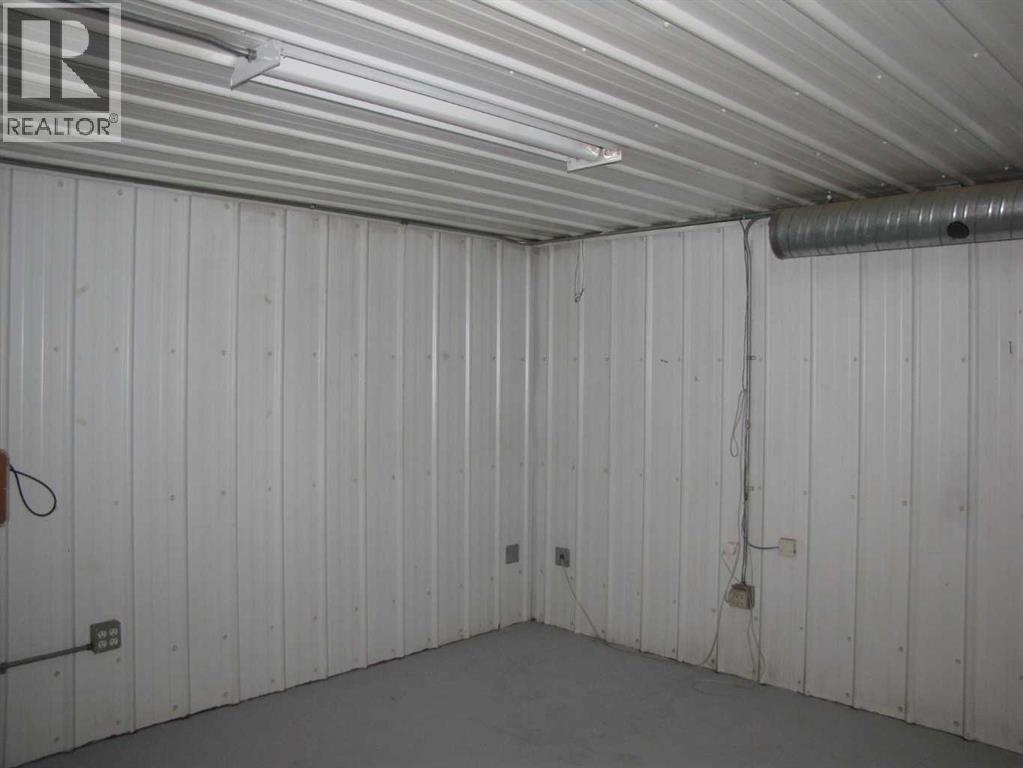 3208 52 Avenue Property Photo 23