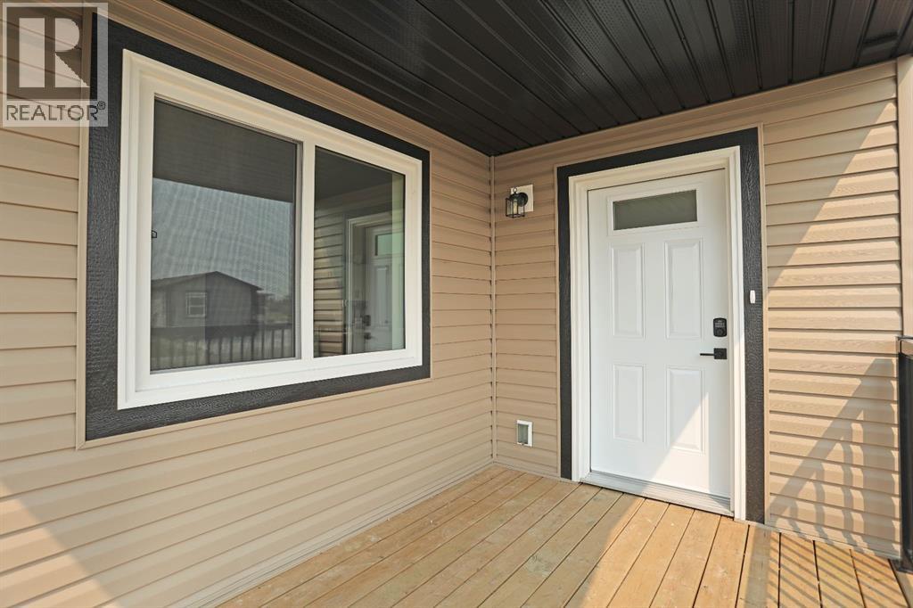 321 20 Street E Property Photo 5