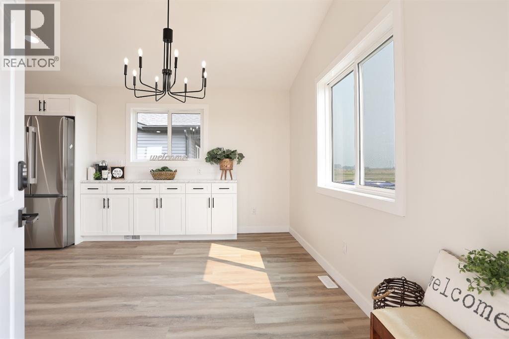 321 20 Street E Property Photo 8