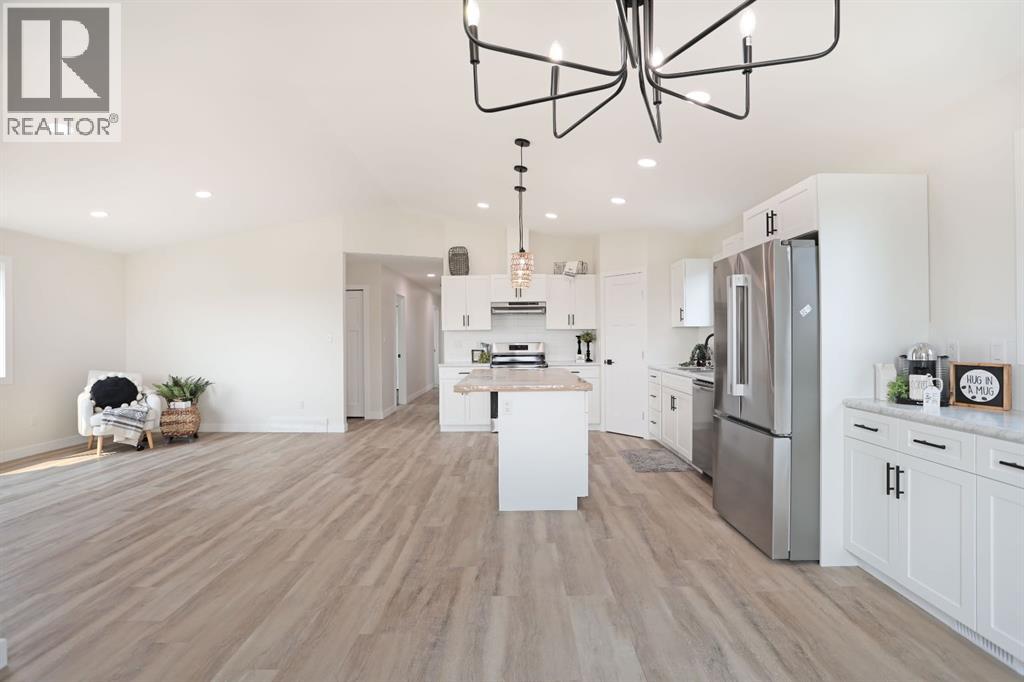 321 20 Street E Property Photo 12