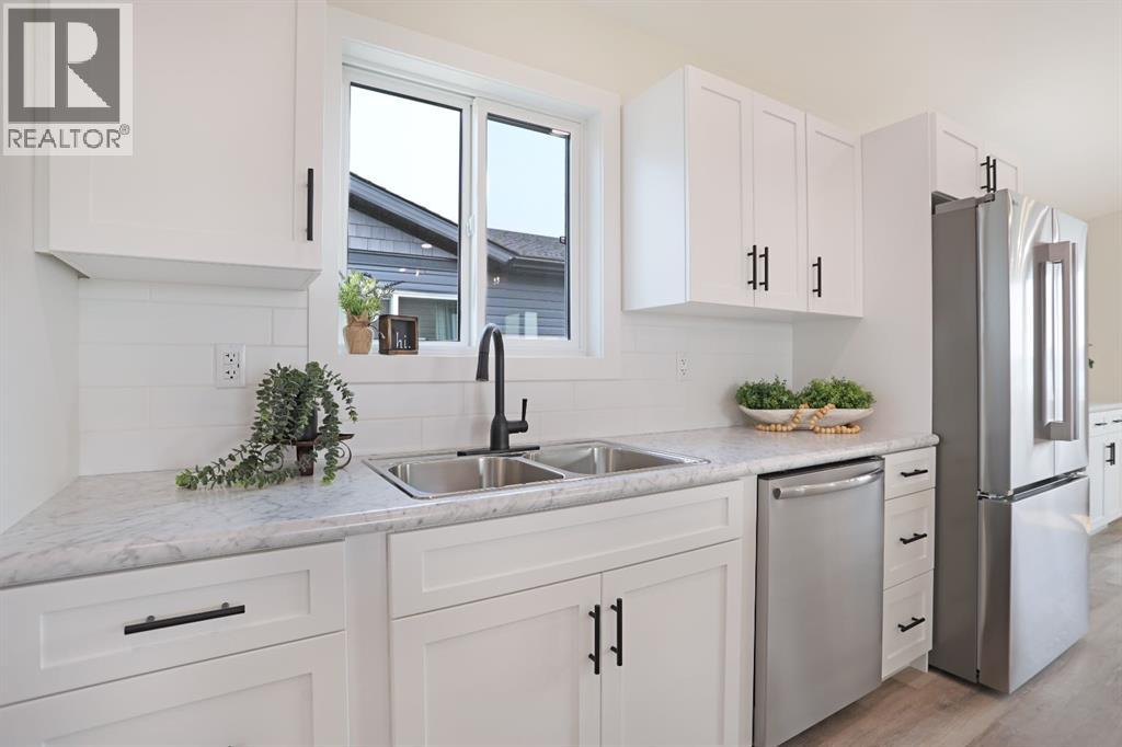 321 20 Street E Property Photo 18