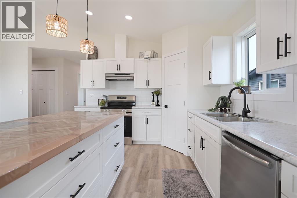 321 20 Street E Property Photo 19