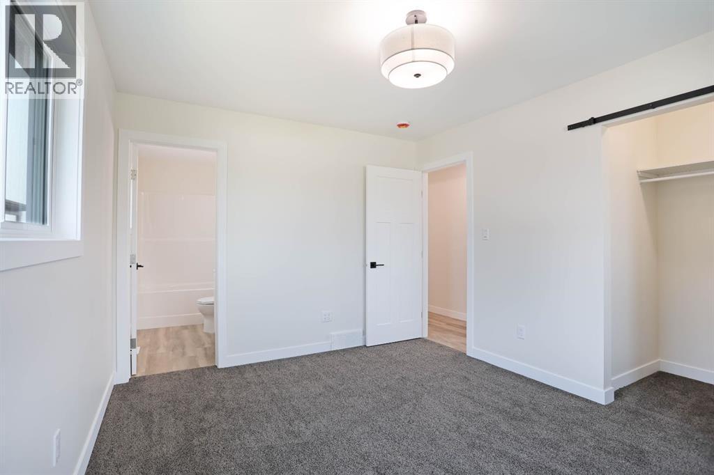 321 20 Street E Property Photo 24