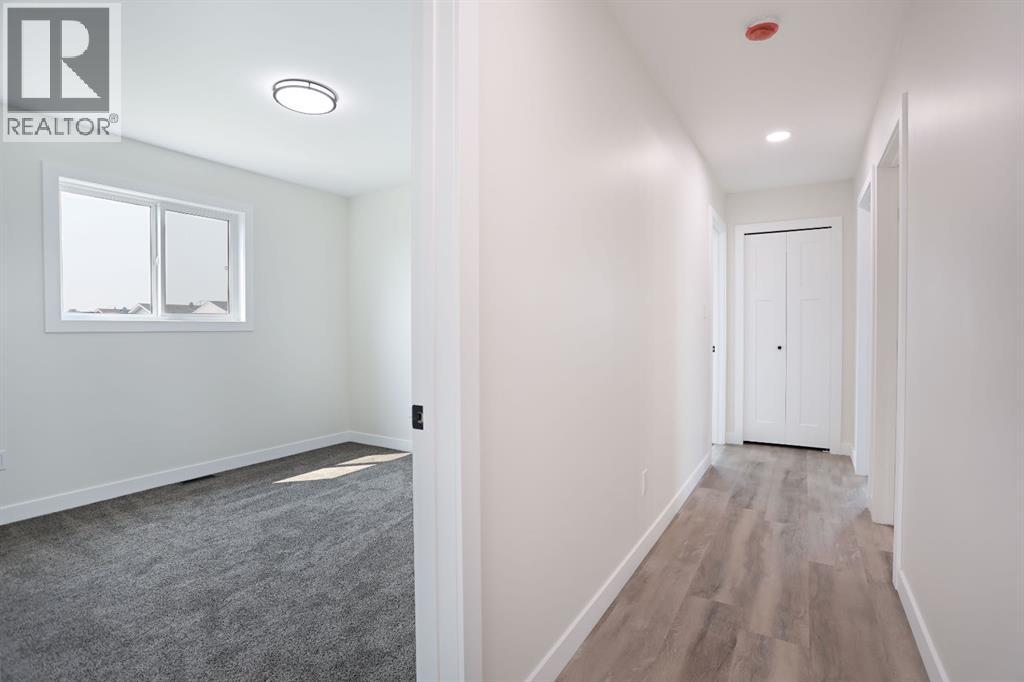 321 20 Street E Property Photo 29