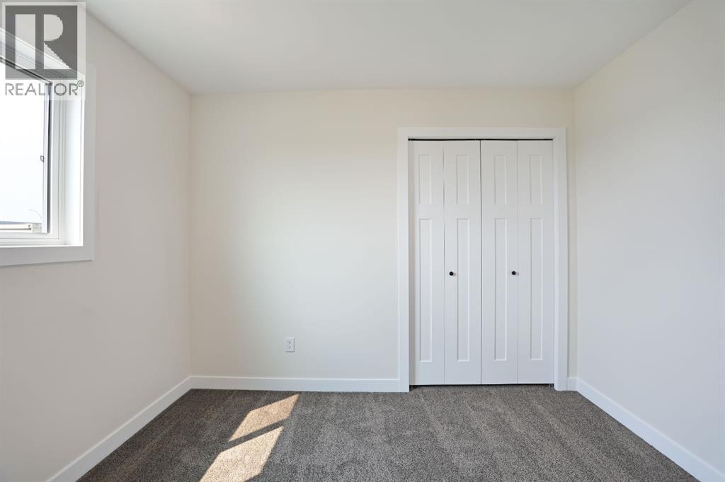 321 20 Street E Property Photo 31