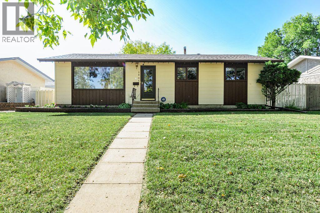 5805 43 Avenue Property Photo 1