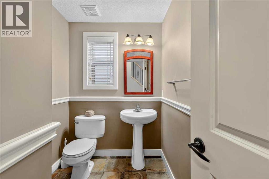 2506 17 Street Se Property Photo 8