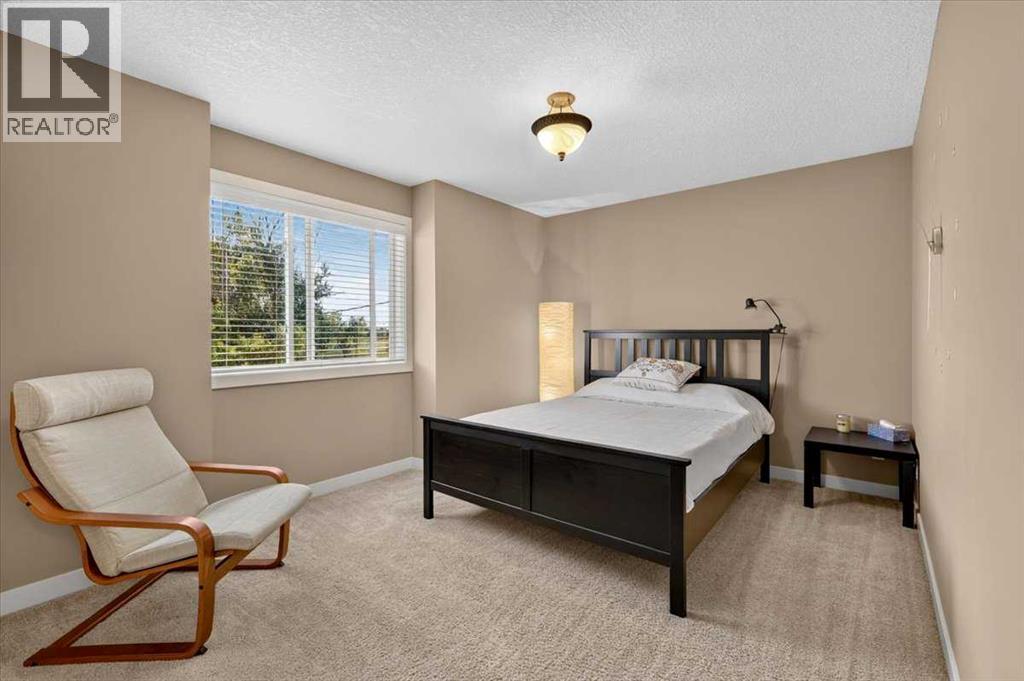 2506 17 Street Se Property Photo 24