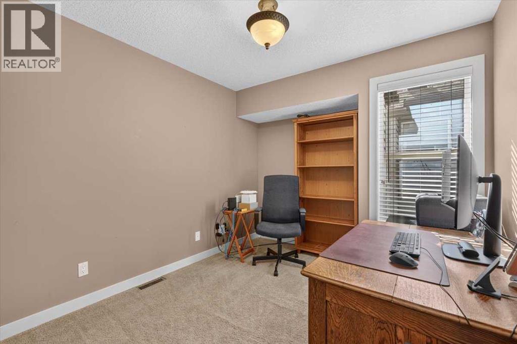2506 17 Street Se Property Photo 27