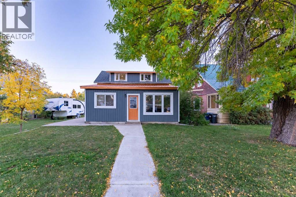 334 18 Street Property Photo 1