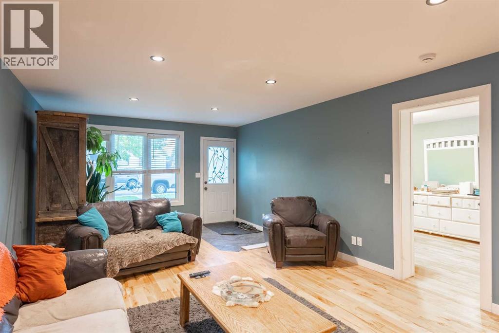 334 18 Street Property Photo 5
