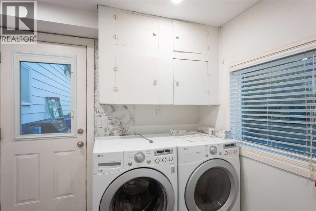 334 18 Street Property Photo 13