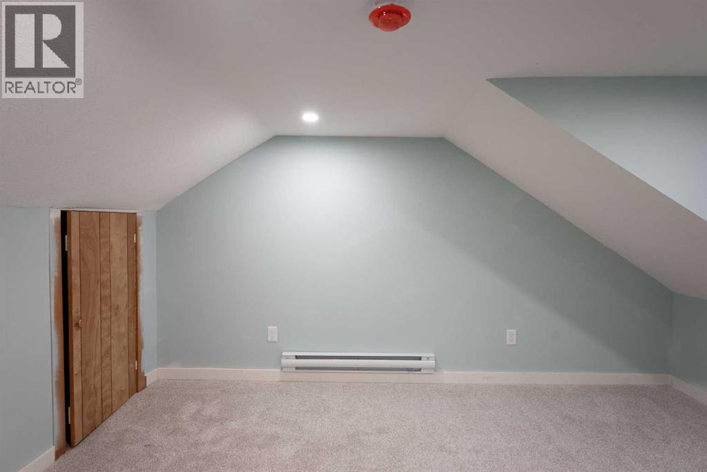 334 18 Street Property Photo 17