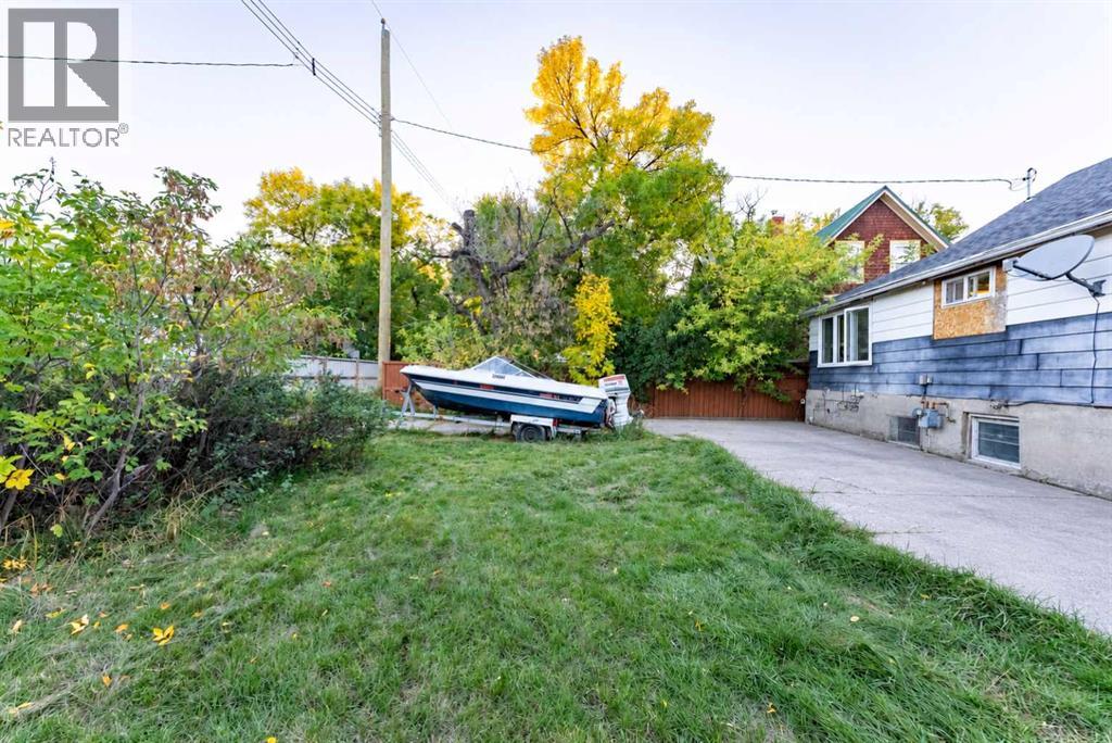 334 18 Street Property Photo 20