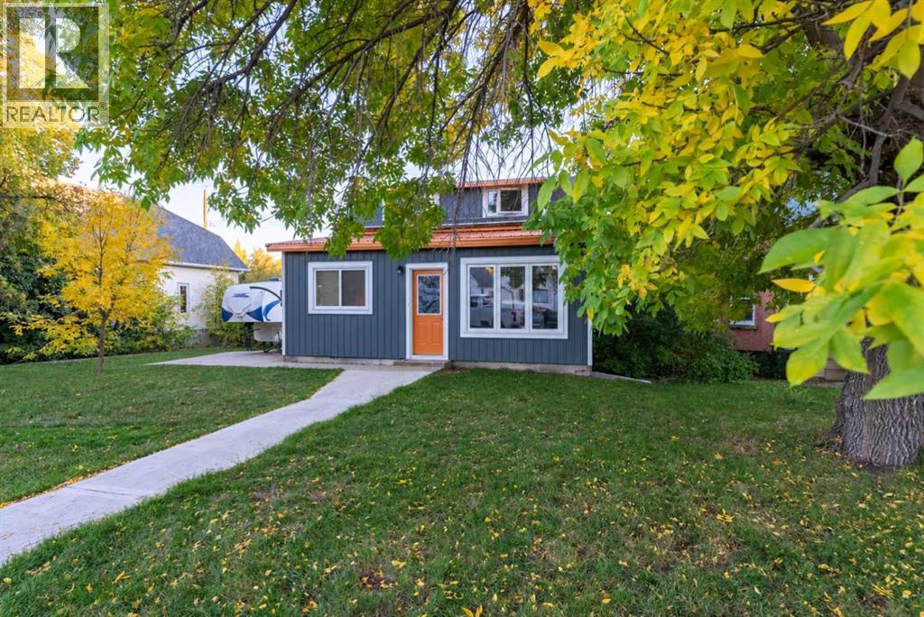334 18 Street Property Photo 23