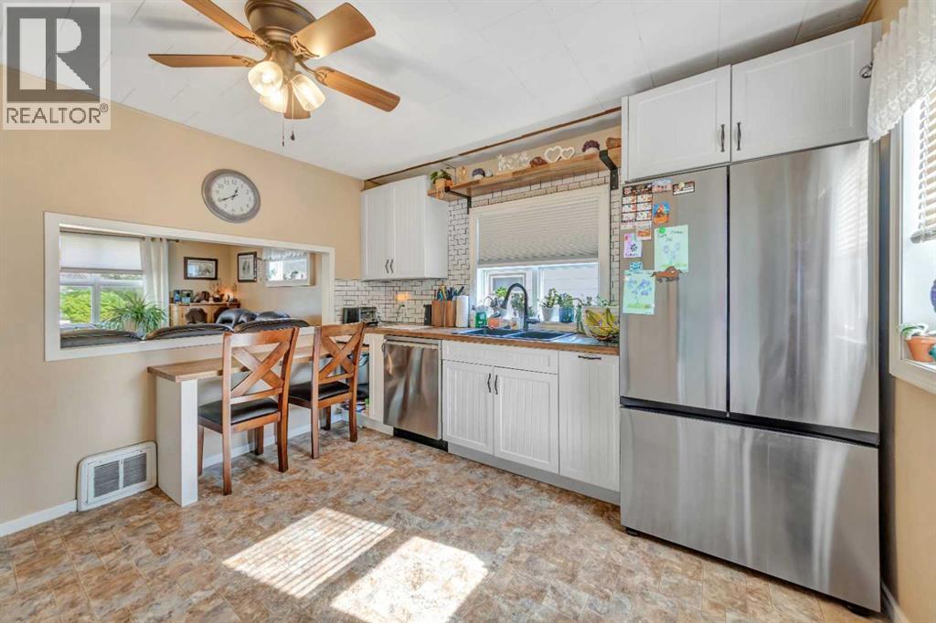 5021 54a Street Property Photo 7