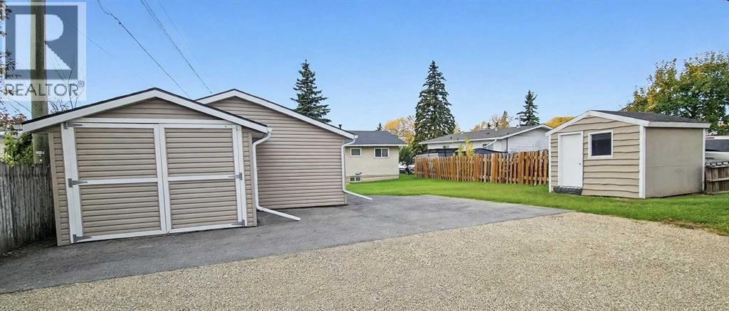 11211 96a Street Property Photo 24