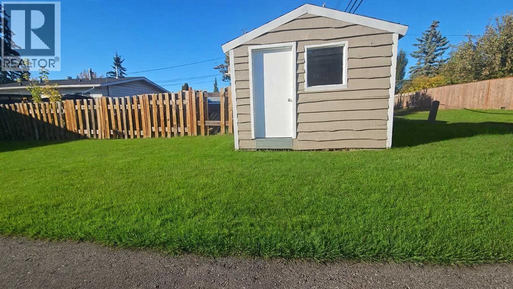 11211 96a Street Property Photo 26