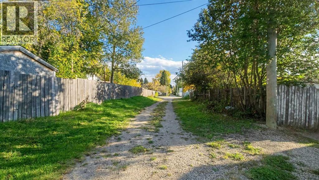 11211 96a Street Property Photo 28