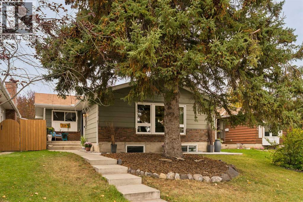 228 Midridge Crescent Se Property Photo 1