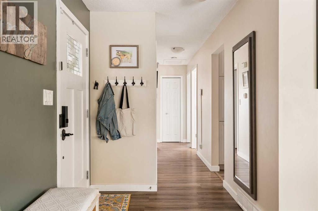 228 Midridge Crescent Se Property Photo 21