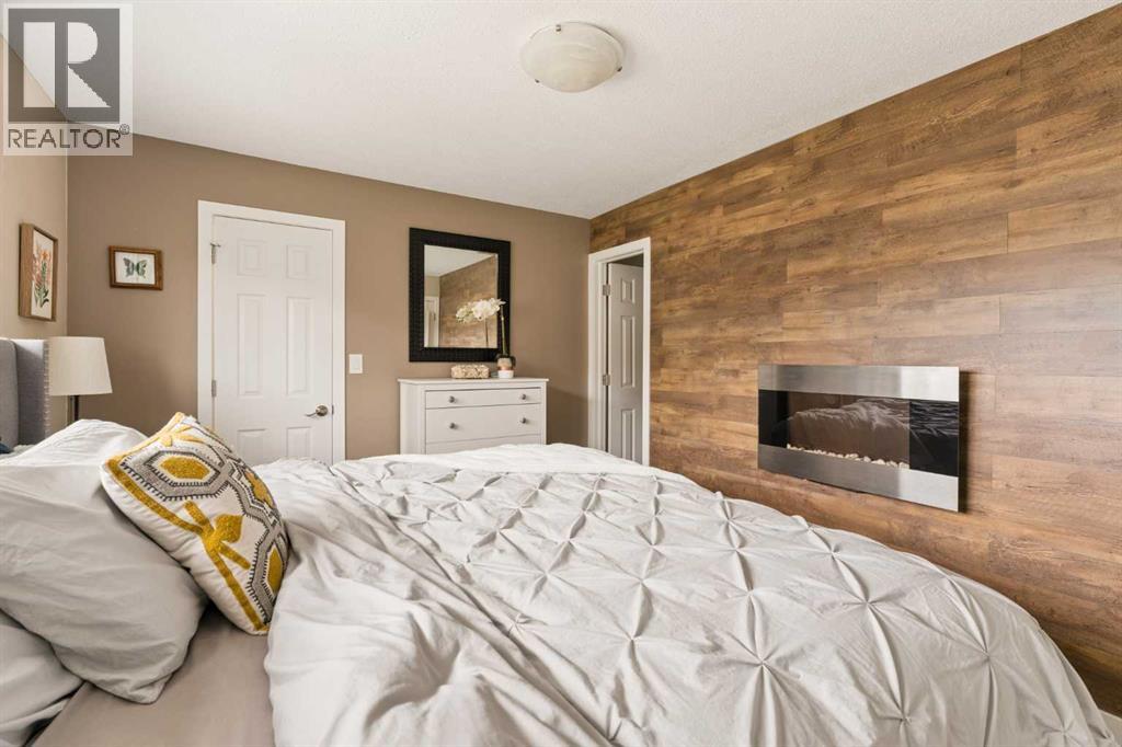 228 Midridge Crescent Se Property Photo 23