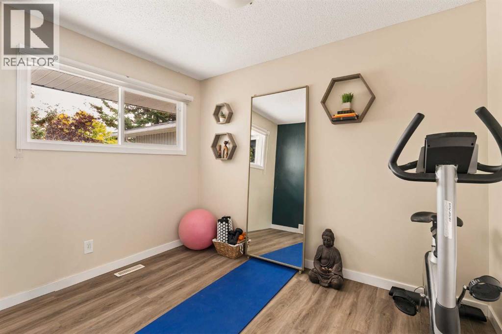 228 Midridge Crescent Se Property Photo 27