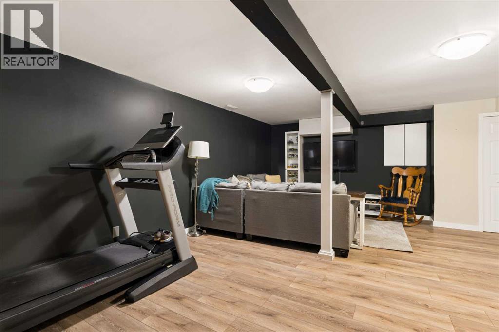 228 Midridge Crescent Se Property Photo 32