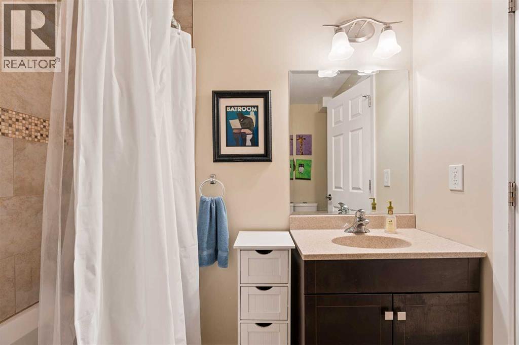 228 Midridge Crescent Se Property Photo 38