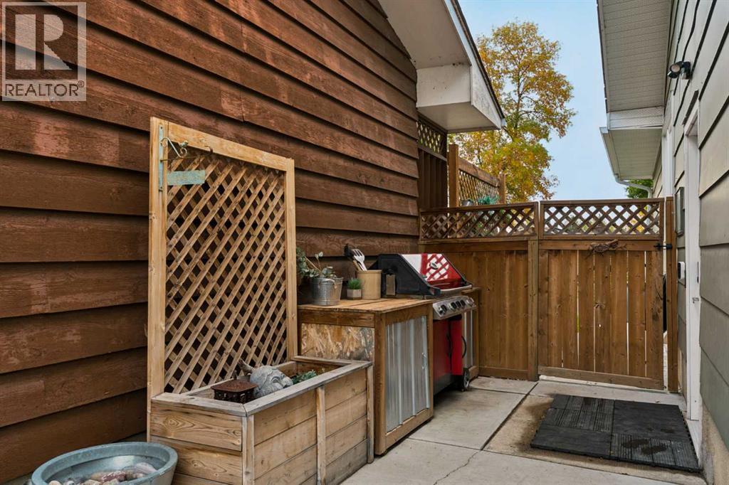 228 Midridge Crescent Se Property Photo 39