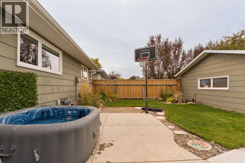 228 Midridge Crescent Se Property Photo 41
