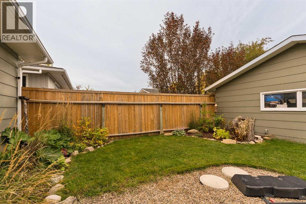 228 Midridge Crescent Se Property Photo 43