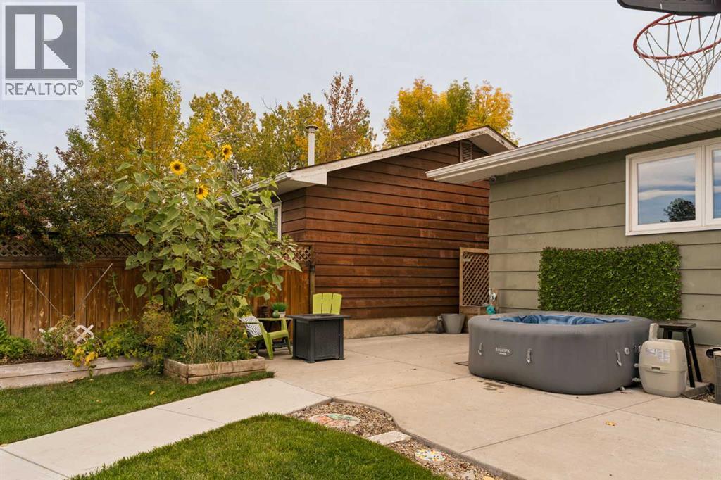 228 Midridge Crescent Se Property Photo 45