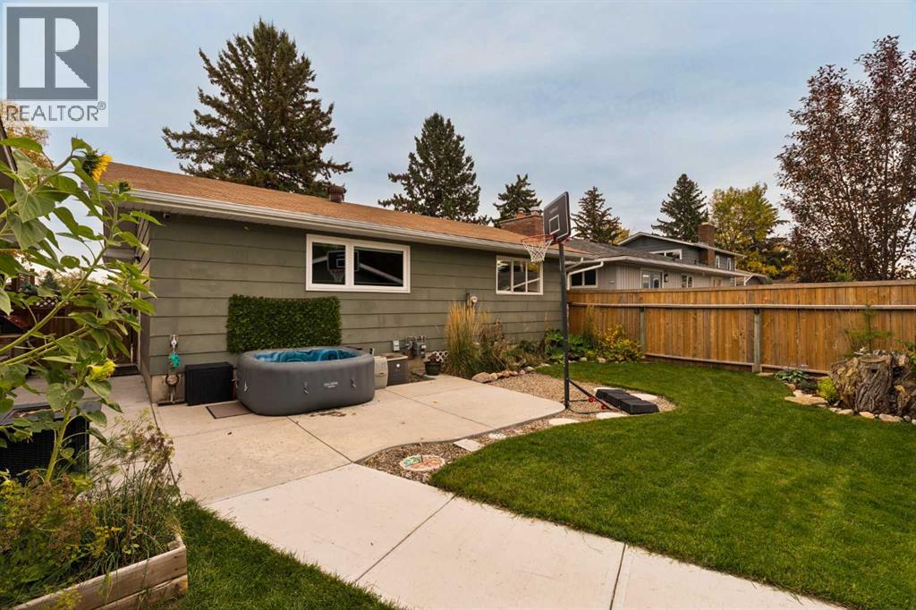 228 Midridge Crescent Se Property Photo 48