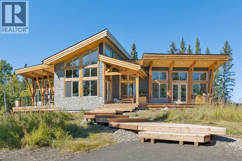 26 Chinook Ridge Property Photo 1