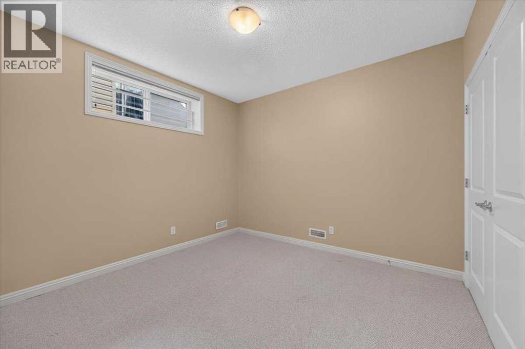 214 Kincora Heights Nw Property Photo 28