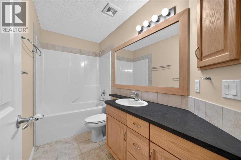 214 Kincora Heights Nw Property Photo 30