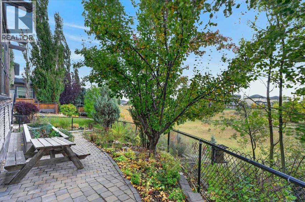 214 Kincora Heights Nw Property Photo 39