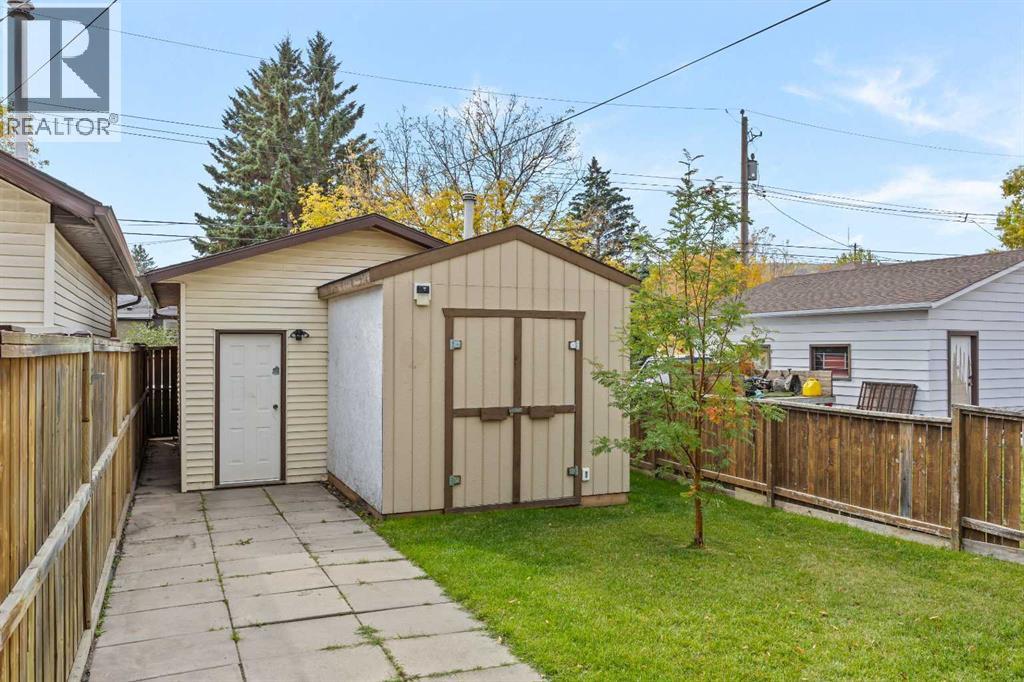 6419b 33 Avenue Nw Property Photo 6