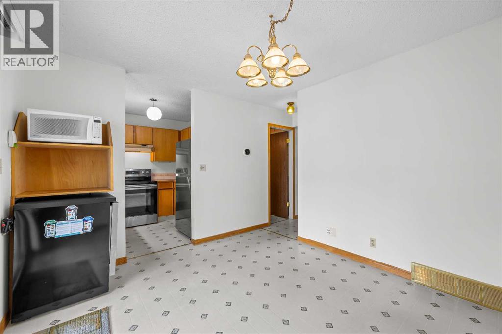 6419b 33 Avenue Nw Property Photo 18