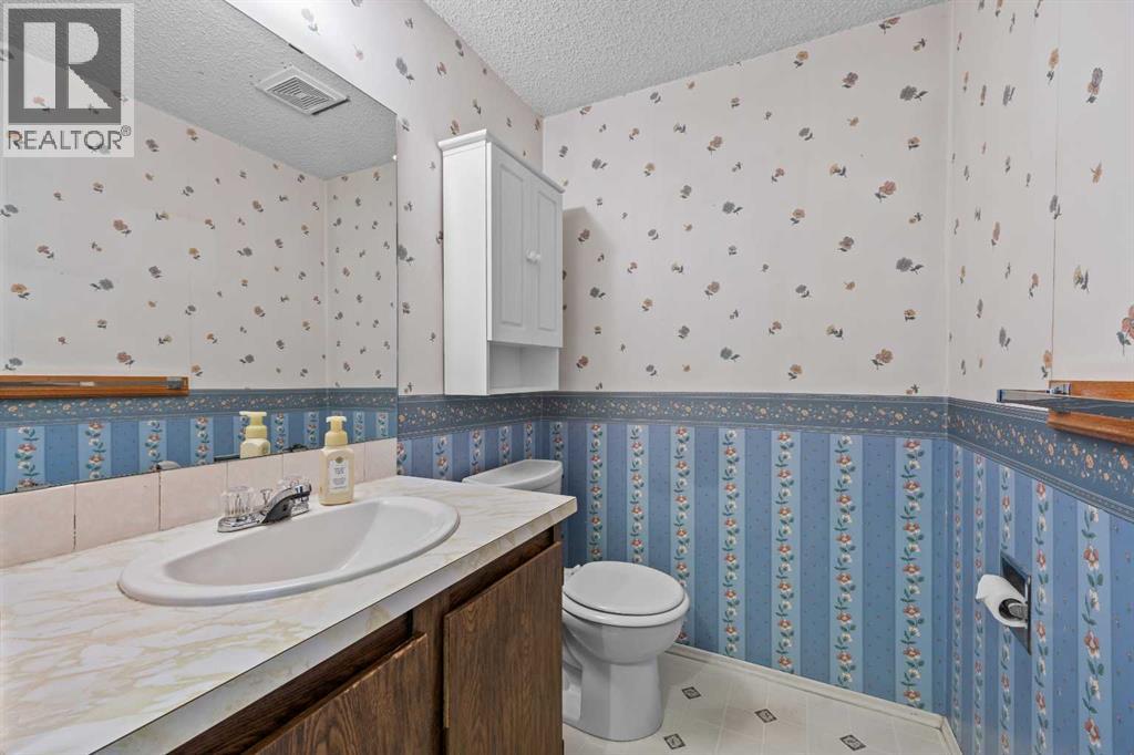 6419b 33 Avenue Nw Property Photo 22