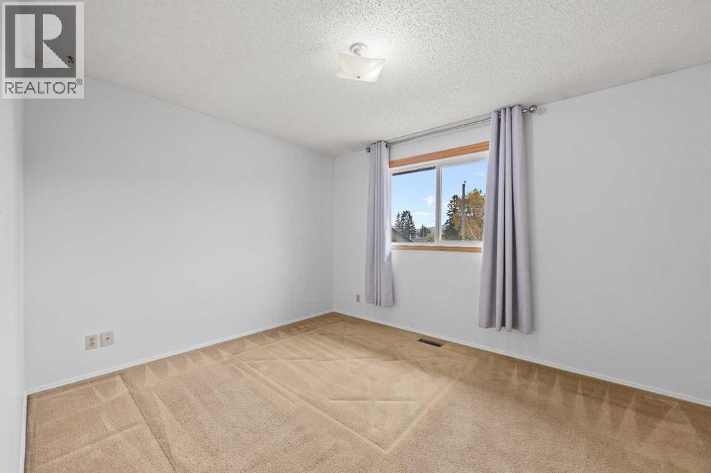 6419b 33 Avenue Nw Property Photo 23