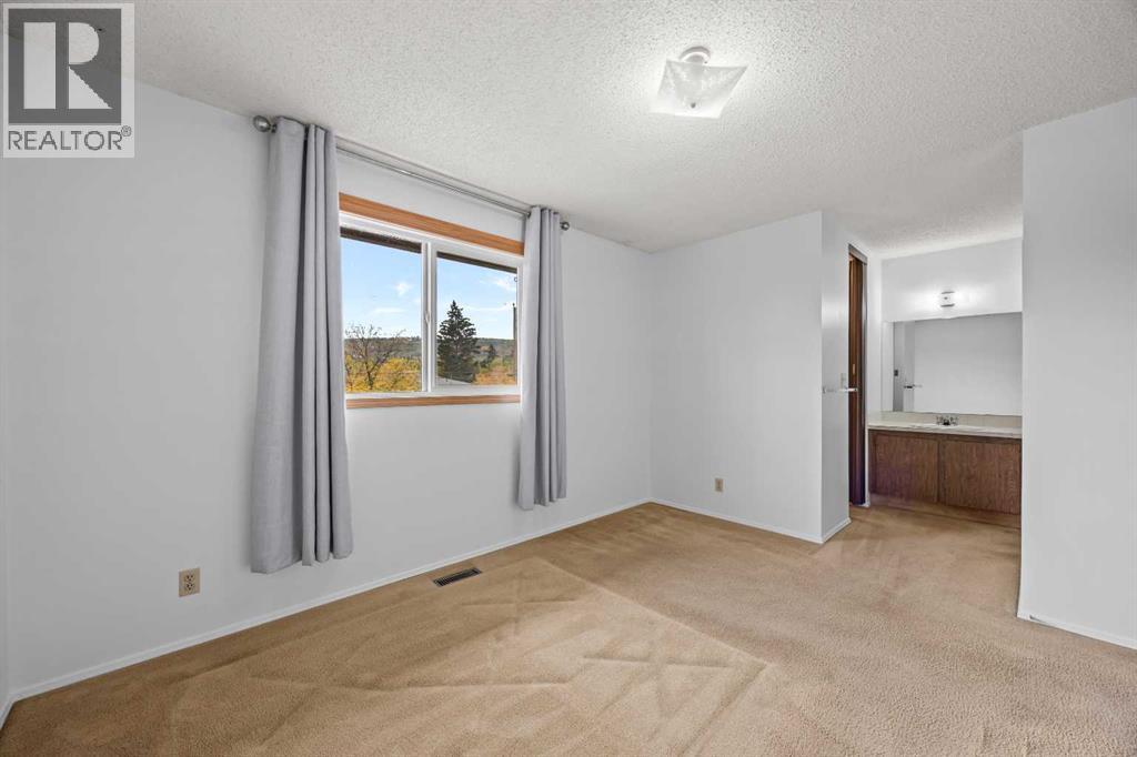 6419b 33 Avenue Nw Property Photo 24